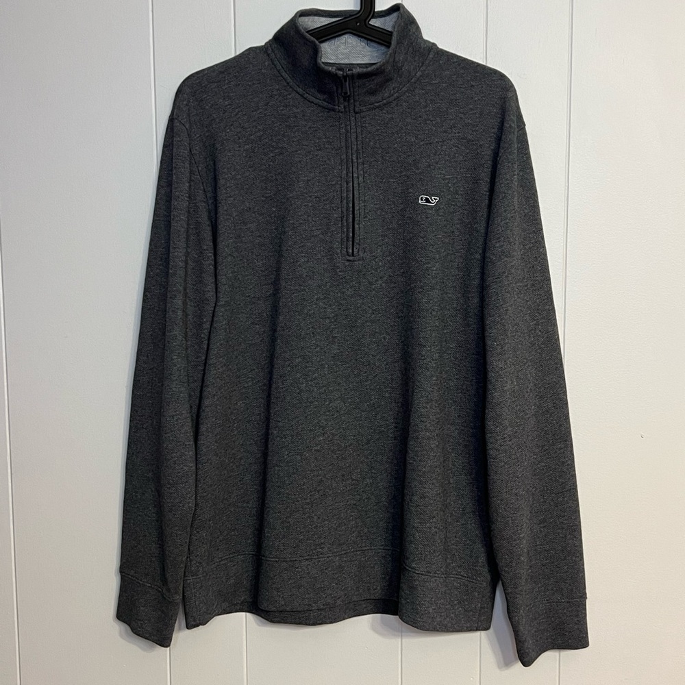 Vineyard vines, gray quarter zip pullover sweater size M‎